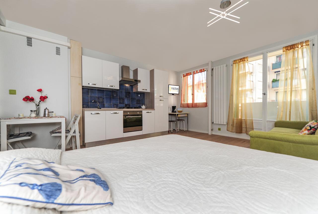Blue Lagon Five Stars Holiday House Nice Buitenkant foto