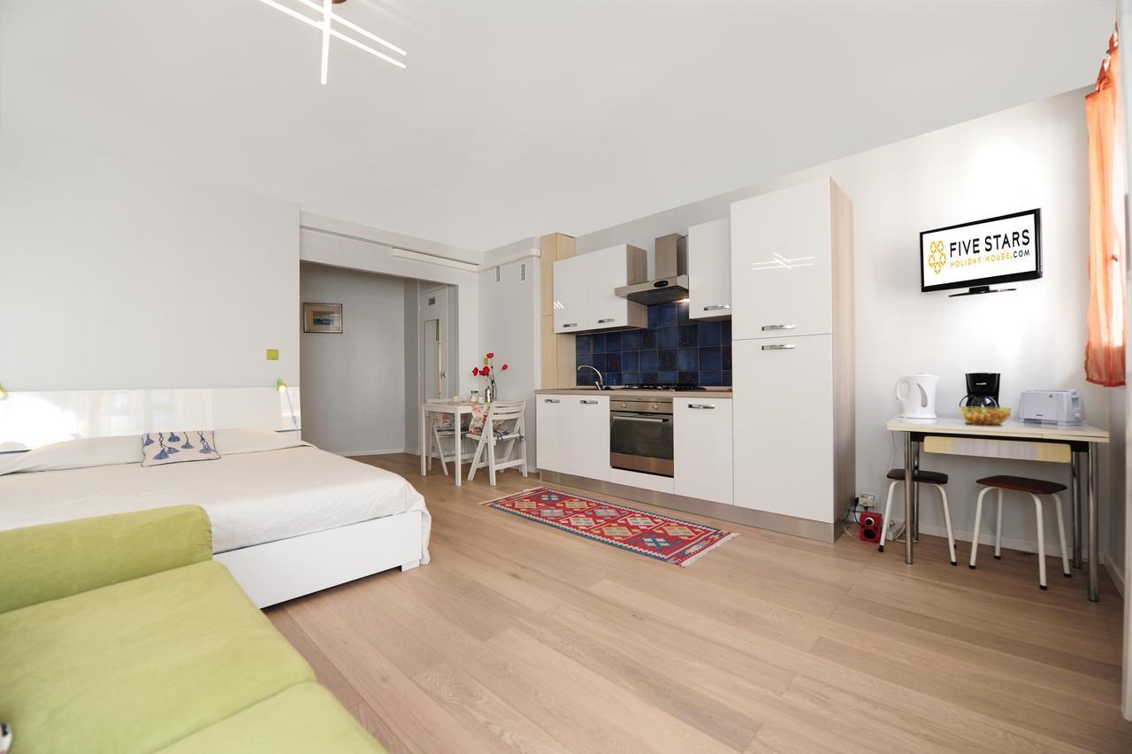 Blue Lagon Five Stars Holiday House Nice Buitenkant foto